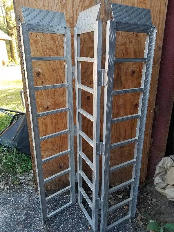 lot 203 image: Aluminium Trailer Ramps