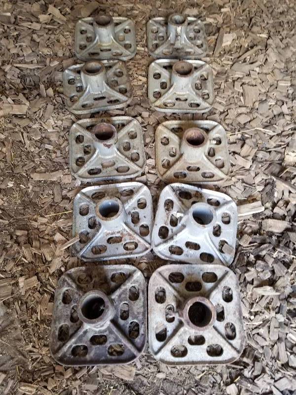 lot 220 image: Lot - Metal Post Bases