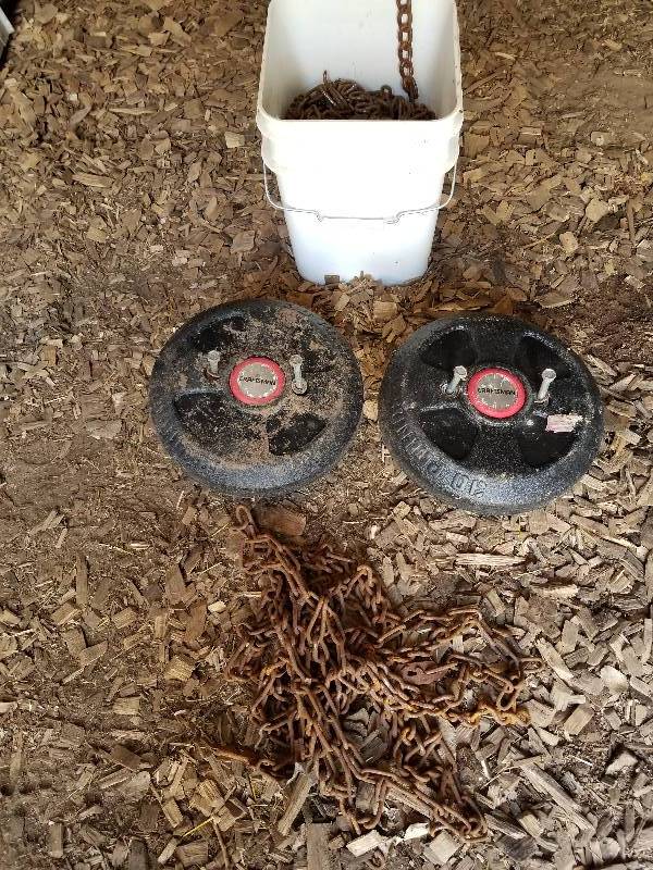 lot 221 image: Craftsman 30lb Wheel Weights, Tire Chains