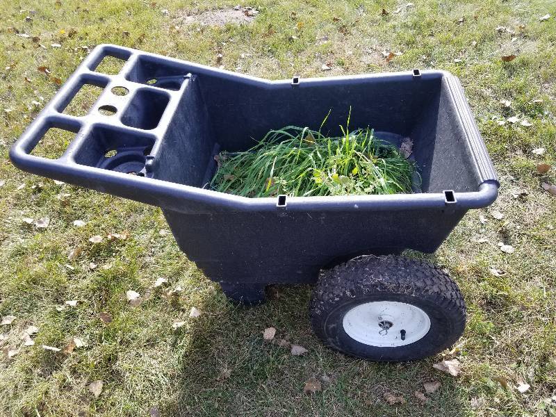 lot 233 image: Push Garden Cart