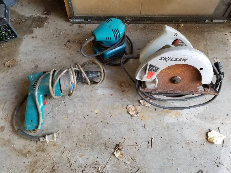 lot 252 image: Lot - Skilsaw, Sander, Etc