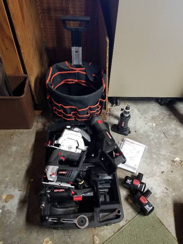 lot 268 image: Craftsman 19.2v Power Tool Set