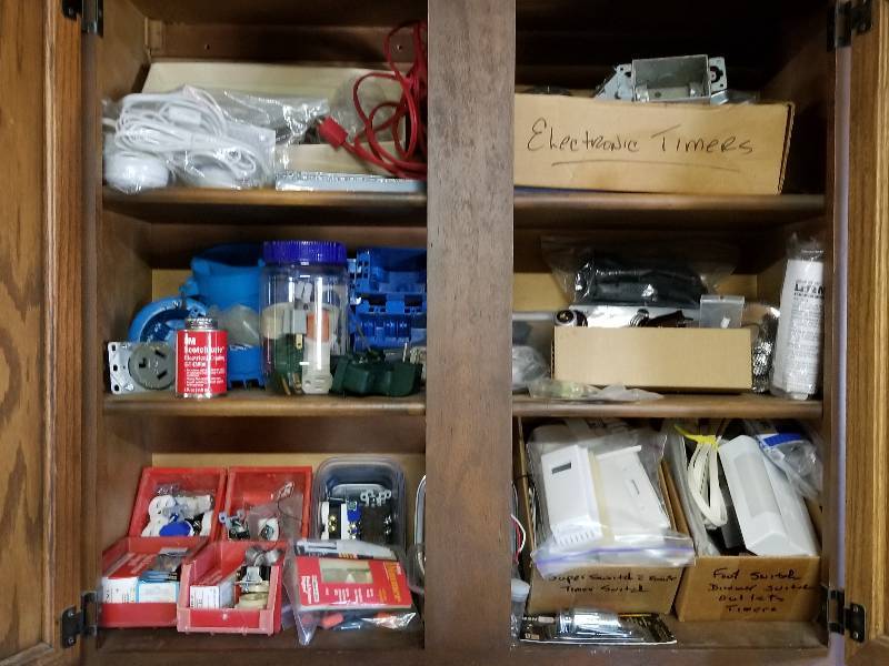 lot 272 image: Lot - Misc Electrical Items