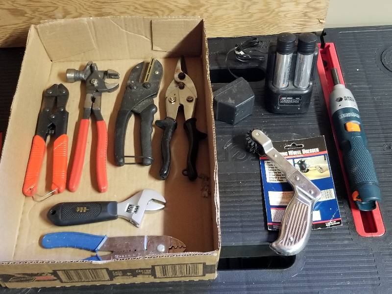 lot 278 image: Lot - Cordless Screwdriver, Cutters, Grinding Wheel Dresser, Etc