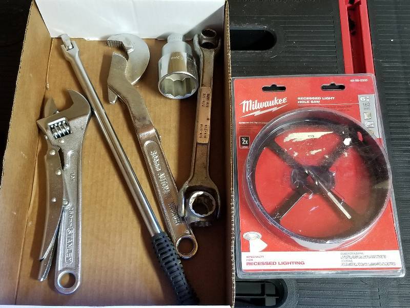 lot 280 image: Lot - Milwaukee Hole Saw, Misc Wrenches