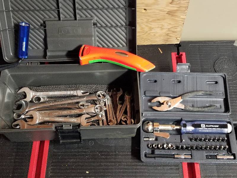 lot 281 image: Lot - Misc Wrenches
