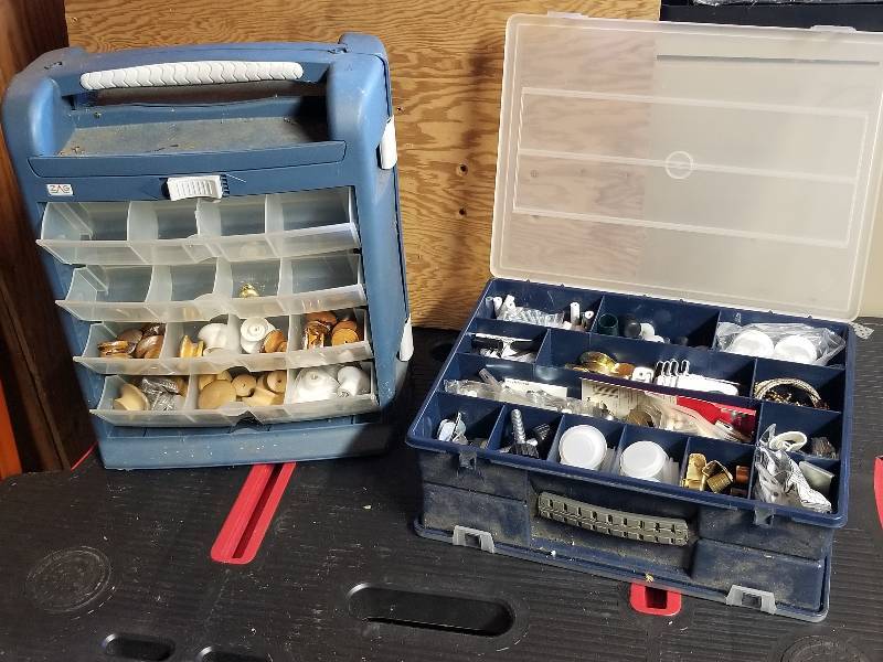lot 286 image: Organizers with Hooks, Knobs, Etc