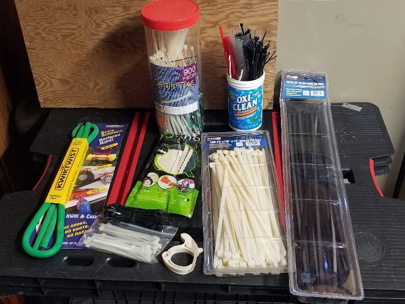 lot 287 image: Lot - Misc Zip Ties, Etc
