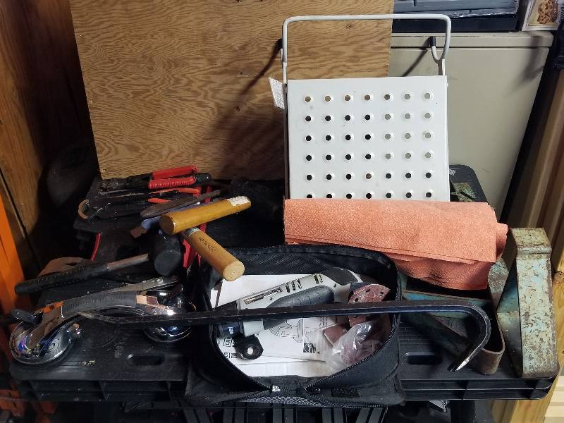 lot 292 image: Lot - Hammers, Paint Holder, Multi Tool, Etc
