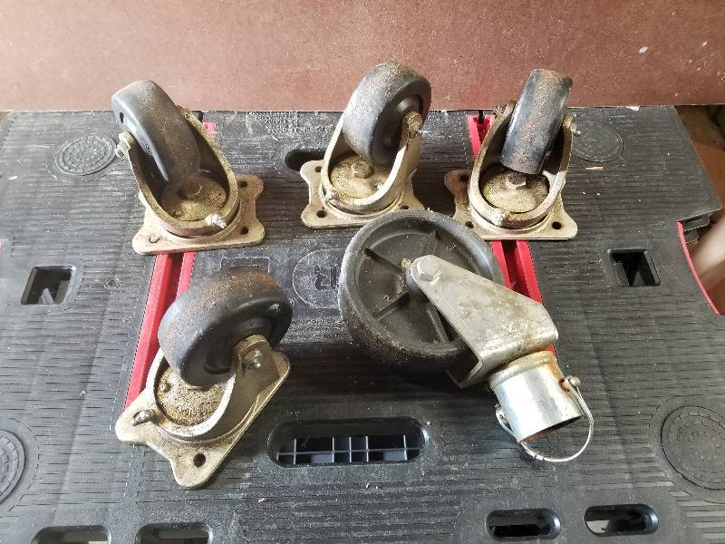 lot 340 image: Lot - Casters