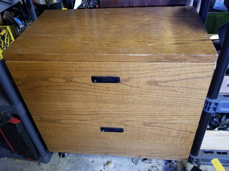 lot 346 image: 2 Drawer Cabinet on Casters, 32x30x17