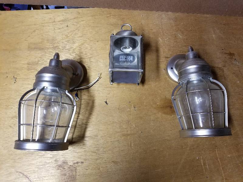 lot 378 image: Lot - Outdoor HouseGarage Light Set, New