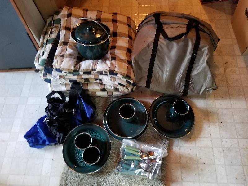 lot 395 image: Lot - Enamel Pot, Mugs, Moose Theme Comforter, Air Bed