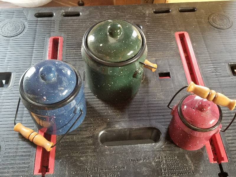 lot 402 image: Set (3) Ceramic Canister Set