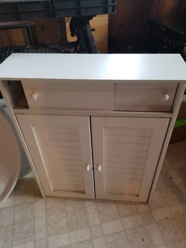lot 419 image: Lot - Corner Cabinet Lazy Susan, Friends Sign, White Cabinet, Mirror