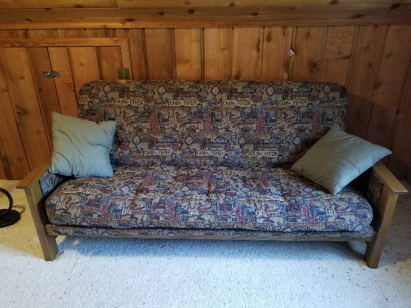 lot 427 image: Cabin Fever Futon, Nice Condition, 82x34x37