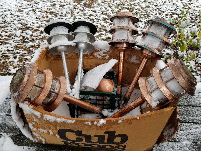 lot 437 image: Lot - Outdoor Solar Lights and Lighting