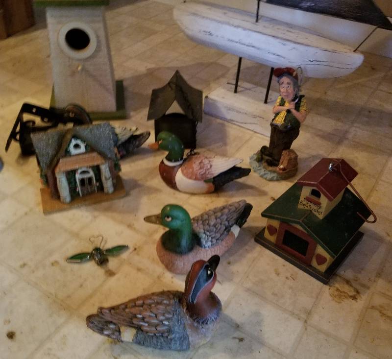 lot 390 image: Lot - Home Dcor - Wood Ducks, Sailboat, Etc