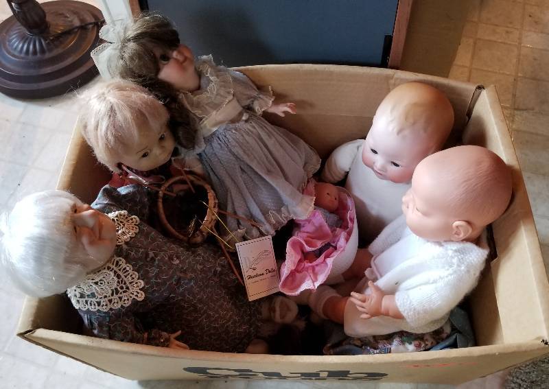lot 394 image: Lot - Misc Dolls, Porcelain Duck House Heirloom Doll, Etc