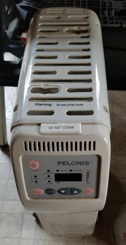 lot 418 image: Lot - Electric Space Heaters