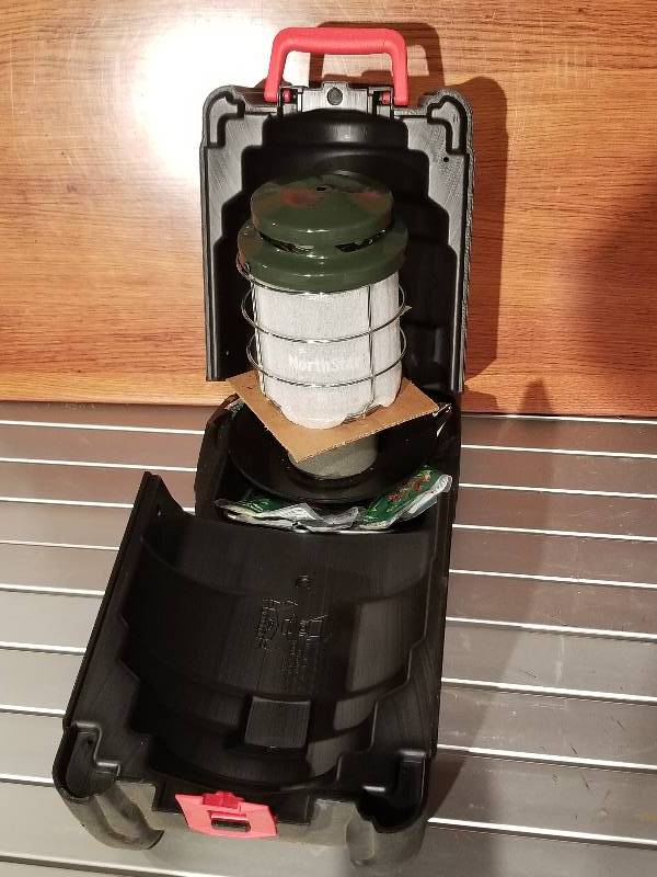 lot 75 image: Coleman Propane Lantern wCase