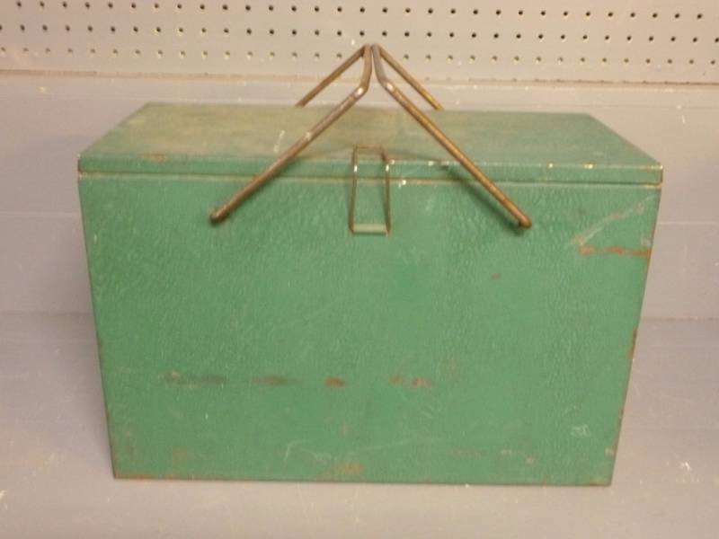 Vintage Picnic Cooler