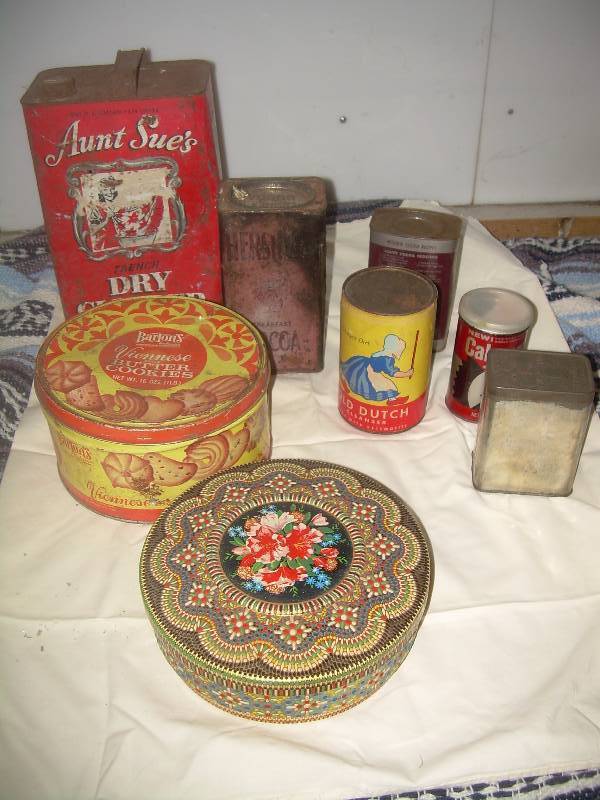 ANTIQUE AND VINTAGE TINS