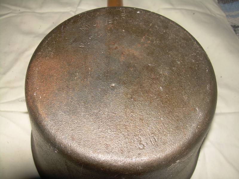 VINTAGE CAST IRON SAUCE PAN