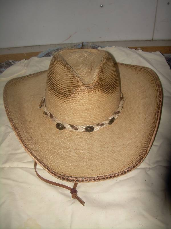 COWBOY HAT