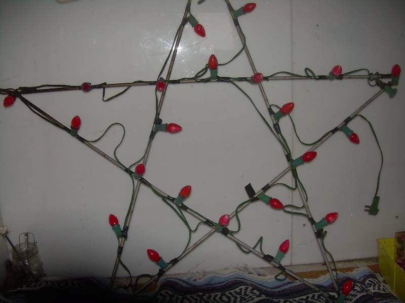 METAL LIGHTED CHRISTMAS STAR