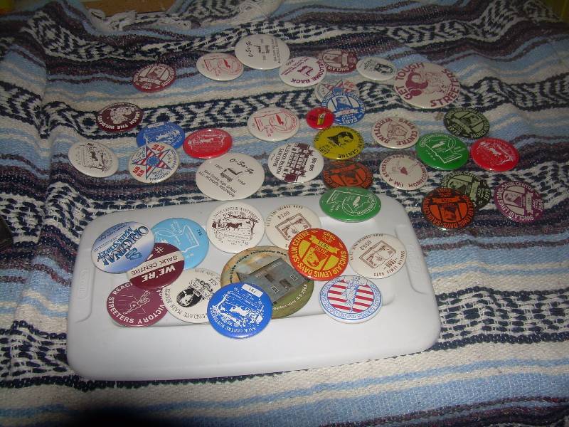 COLLECTIBLE AND VINTAGE BUTTONS
