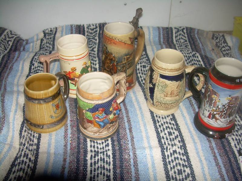 COLLECTIBLE MUGS