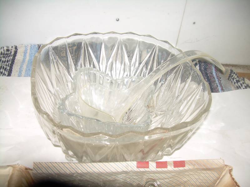 VINTAGE CRYSTAL PUNCH BOWL