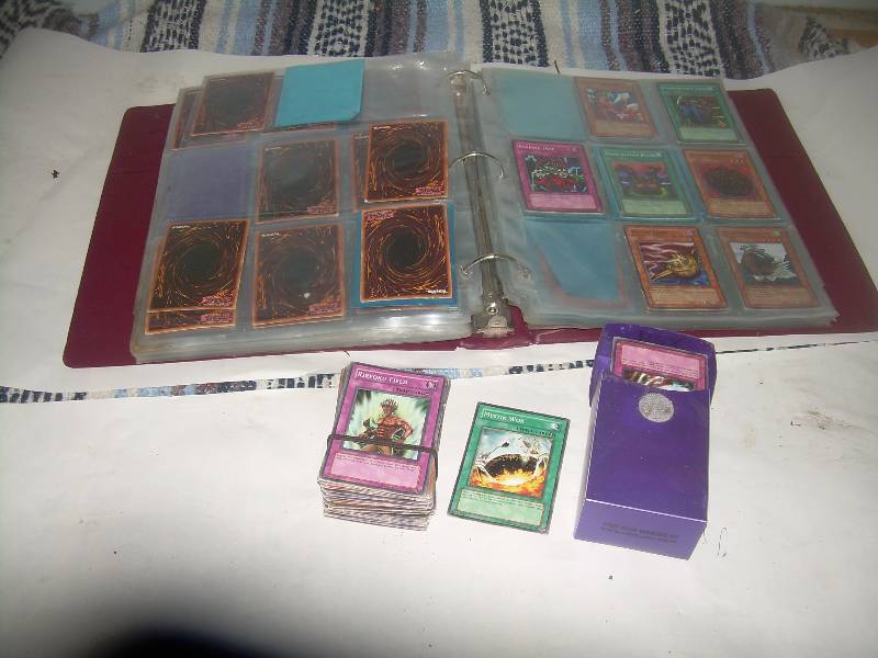 COLLECTIBLE YEGIOH CARDS