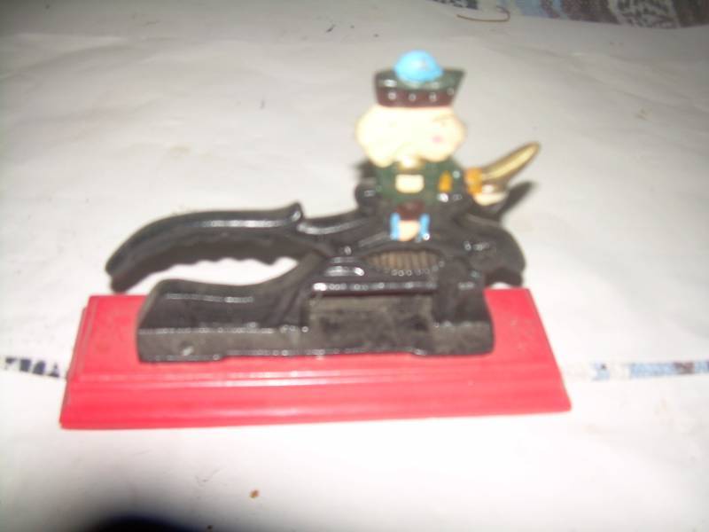 COLLECTIBLE NUT CRACKER