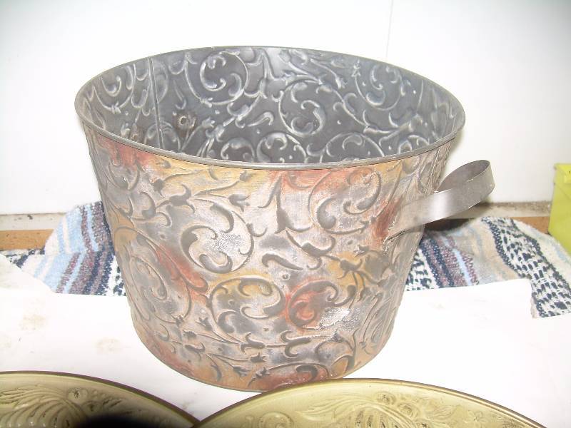 VINTAGE METAL WEAR