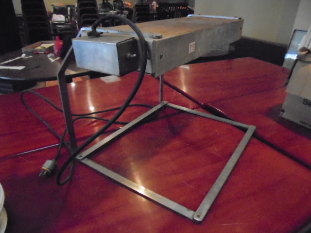 lot 35 image: Heat lamp