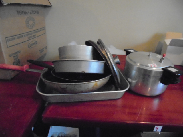 lot 33 image: Pans and Pressure Cooker