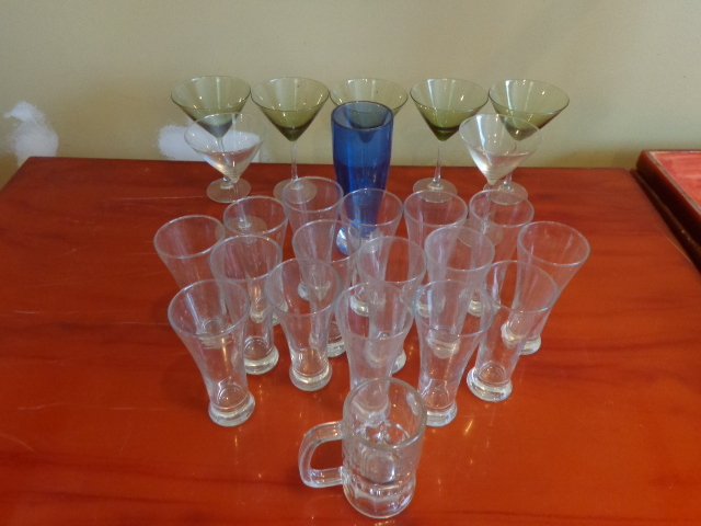 lot 19 image: Bar Glasses