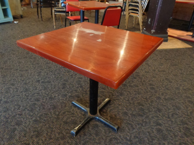 lot 38 image: Dining Room Table