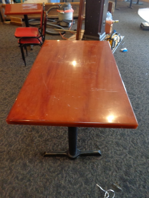 lot 32 image: Dining Room Table
