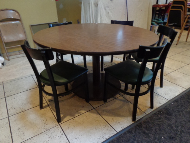 lot 53 image: Dining Room Table