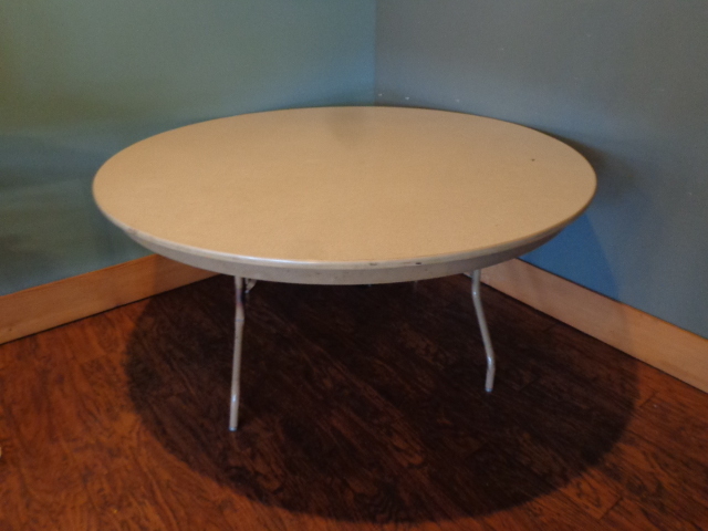 lot 58 image: Round Banquet Table