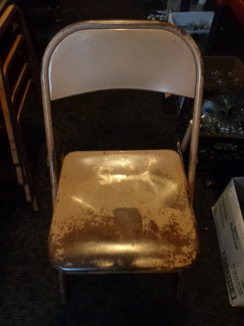 lot 60 image: Metal Folding Chairs