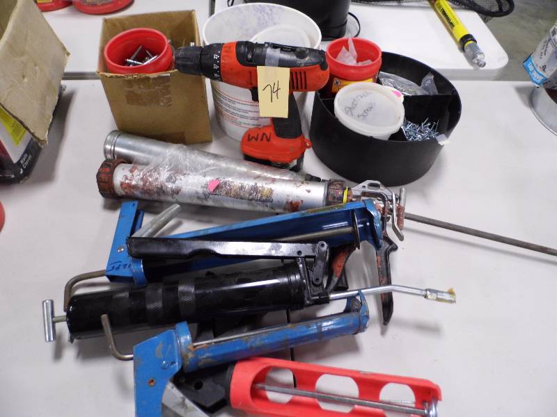 Caulking Guns - Hardware