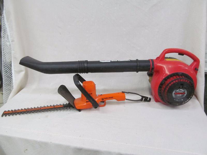 leaf blower