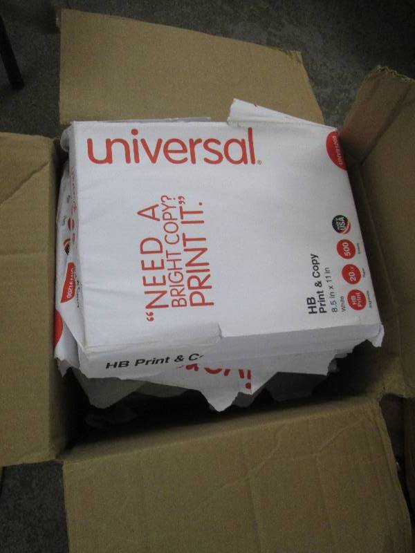 6 Open Reams of Universal 8.5x11 in...