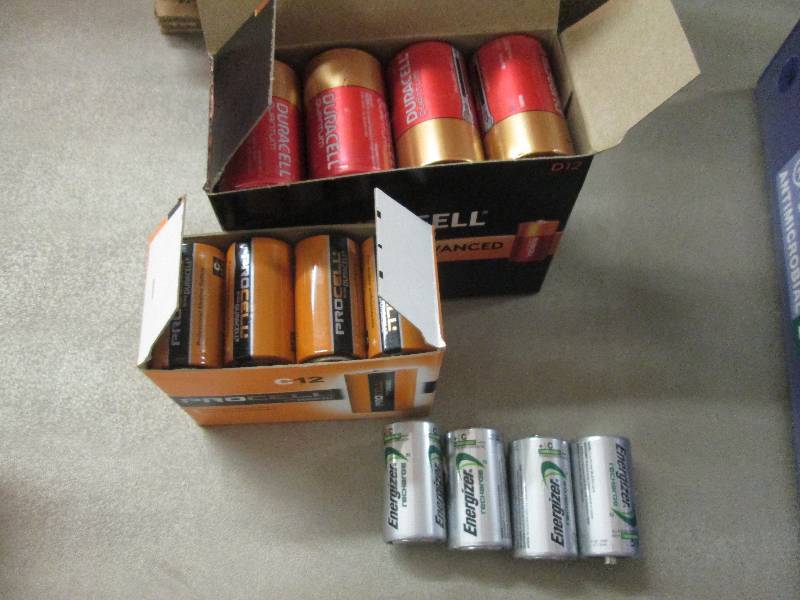 Pack of 12 Duracell D Batteries, Pa...