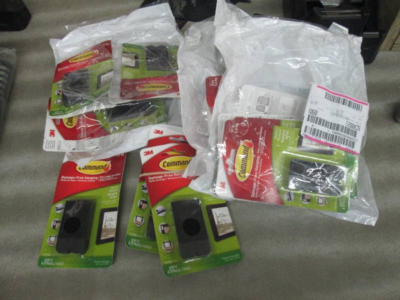 Lot of 21 t3M Command  Picture Hang...