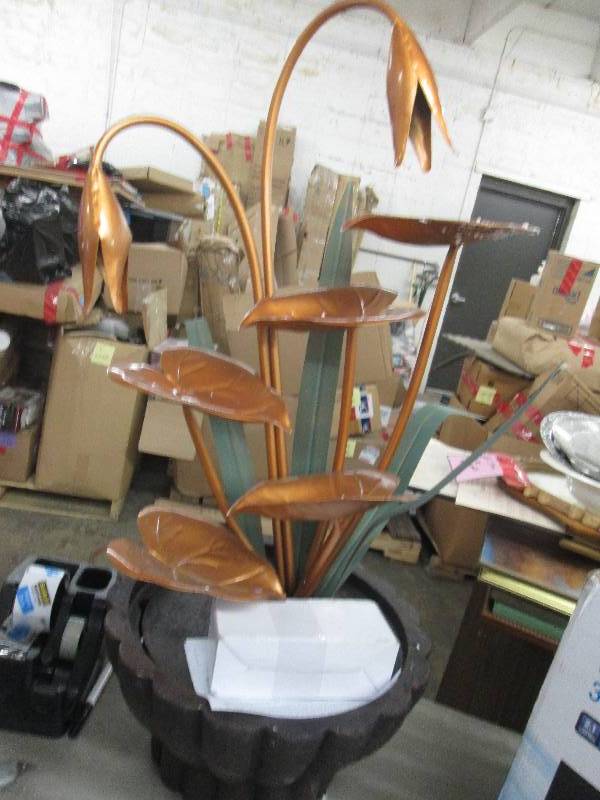 Lily Leaf Fountain open box, untest...
